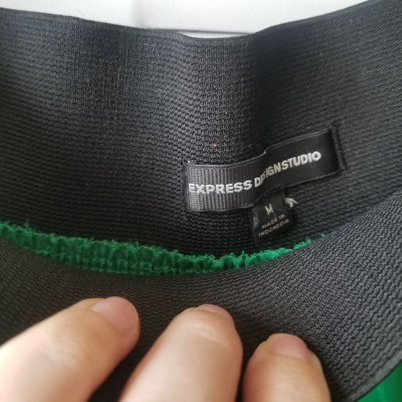 ☘Express Mini Skirt - Picture 2 of 4